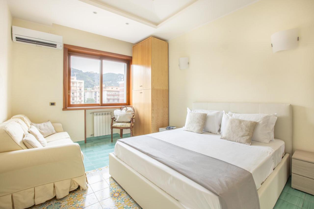 Sorrentovibes - Family Home With Terrace & Amazing View In Sorrento Center Kültér fotó